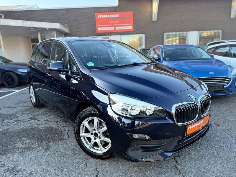 Blau Gebraucht 2018 BMW 218 Advantage Kombi | 11.580 € (Fairer Preis) - Bild 1/4