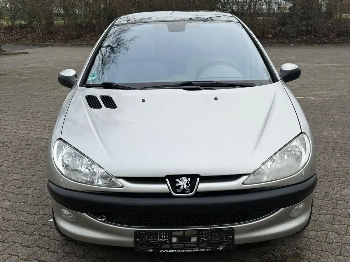 Gebraucht Peugeot 206 Platinum 109 PS (80 kW) 2004 Silber Limousine