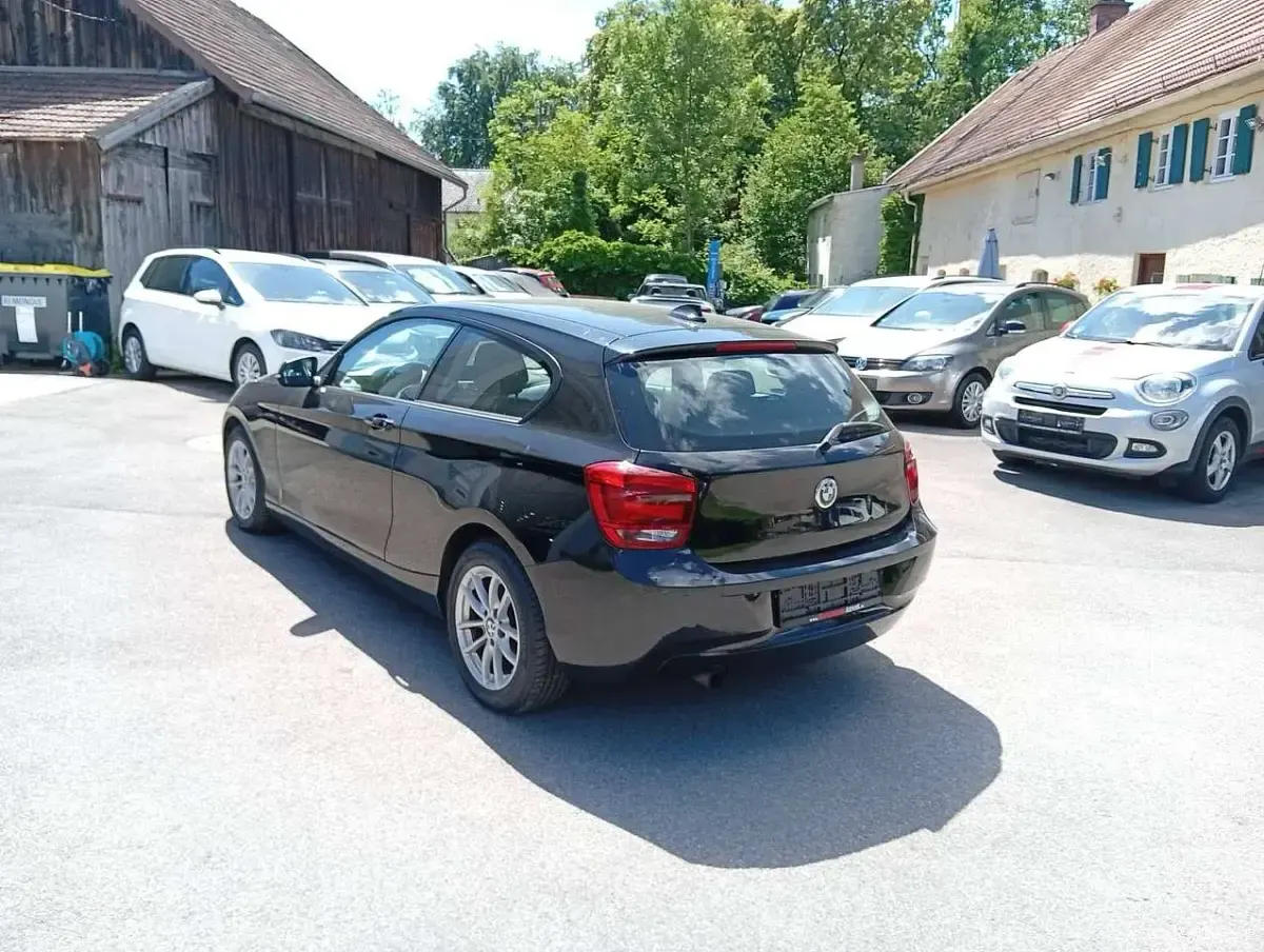 Gebraucht BMW 114 Advantage 102 PS (75 kW) 2012 Schwarz Kleinwagen