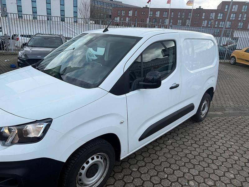 Gebraucht Peugeot Partner 2021 Weiß Van / Kleinbus