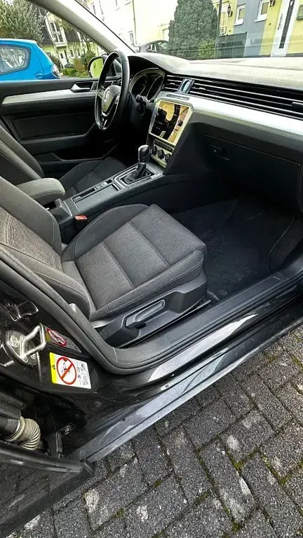 Second-hand VW Passat 150 CP (110 kW) 2018 Gri Break