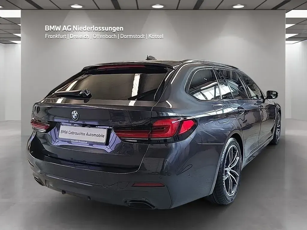 Gebraucht BMW 530 M Sport 245 PS (180 kW) 2023 Grau Limousine