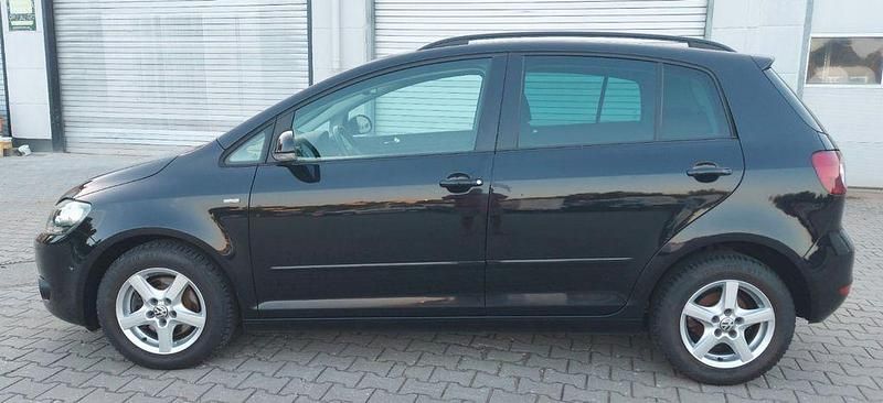 Gebraucht VW Golf VII Match 105 PS (77 kW) 2013 Schwarz Limousine