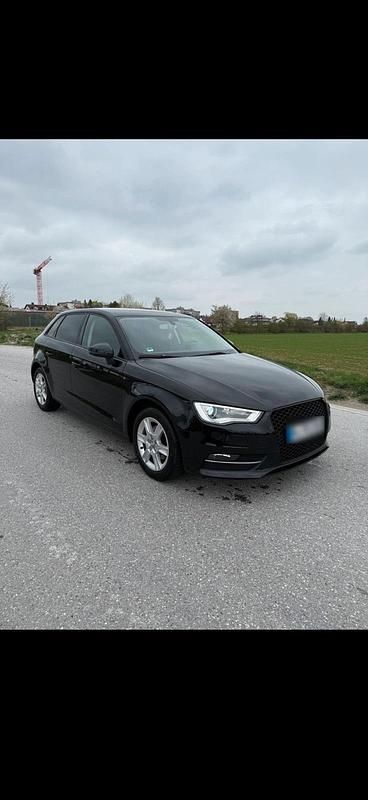 Używany Audi A3 110 KM (80 kW) 2015 Czarny Sedan/Limuzyna