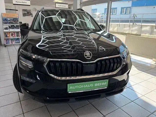 Neu Skoda Kamiq Essence 116 PS (85 kW) 2025 Schwarz SUV