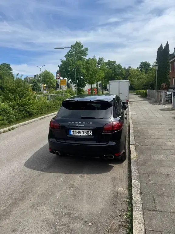 Second-hand Porsche Cayenne 245 CP (180 kW) 2013 Negru SUV