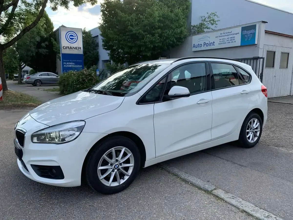 Gebraucht BMW 218 Advantage 150 PS (110 kW) 2017 Alpinweiss iii Kombi
