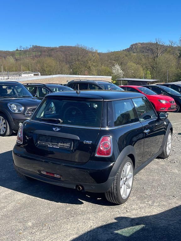Gebraucht Mini ONE 98 PS (72 kW) 2012 Schwarz Kleinwagen