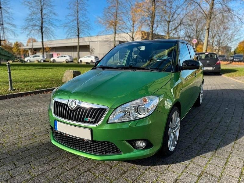 Grün Gebraucht 2010 Skoda Fabia RS Limousine | 7.500 € (Fairer Preis) - Bild 1/4