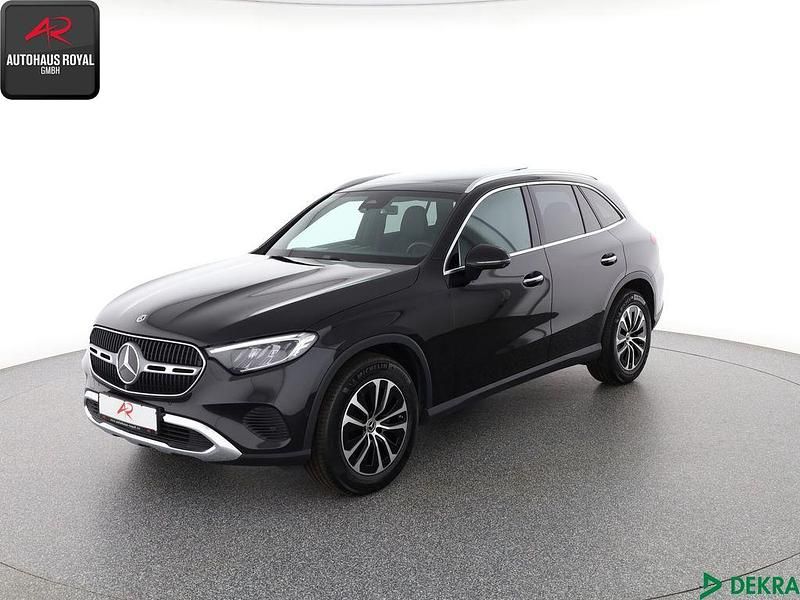 Schwarz Gebraucht 2024 Mercedes GLC200 SUV | 51.880 € (Fairer Preis) - Bild 1/4