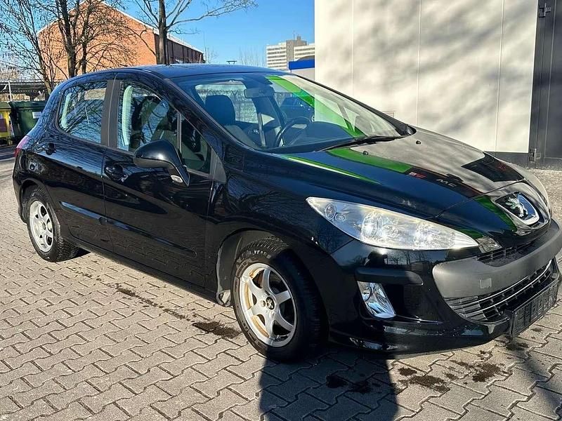 Gebraucht Peugeot 308 Access 120 PS (88 kW) 2011 Schwarz Limousine
