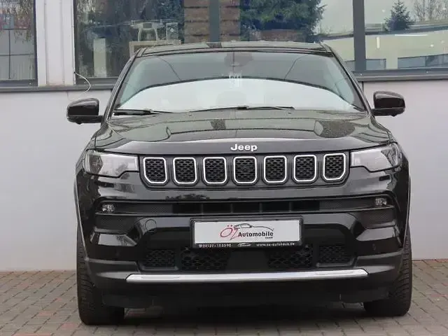 Gebraucht Jeep Compass 131 PS (96 kW) 2024 Schwarz SUV