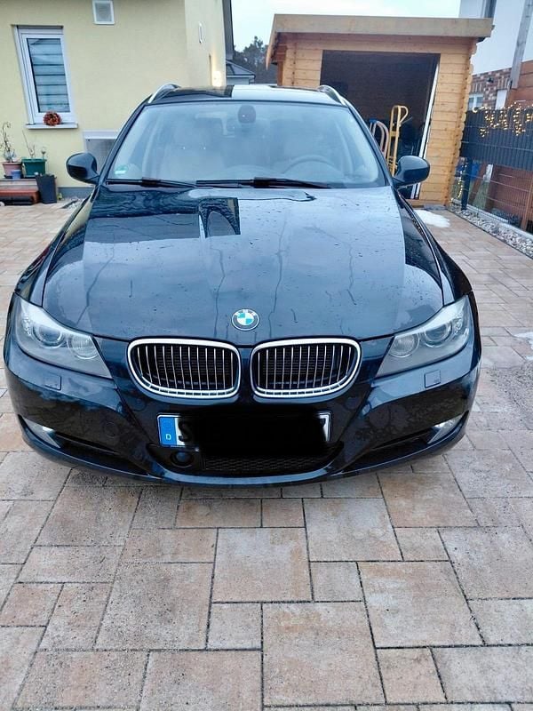 Gebraucht BMW 325 204 PS (150 kW) 2010 Schwarz Kombi