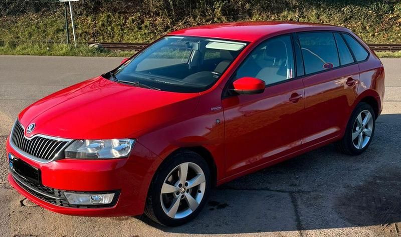 Gebraucht Skoda Rapid Drive 105 PS (77 kW) 2015 Rot Limousine