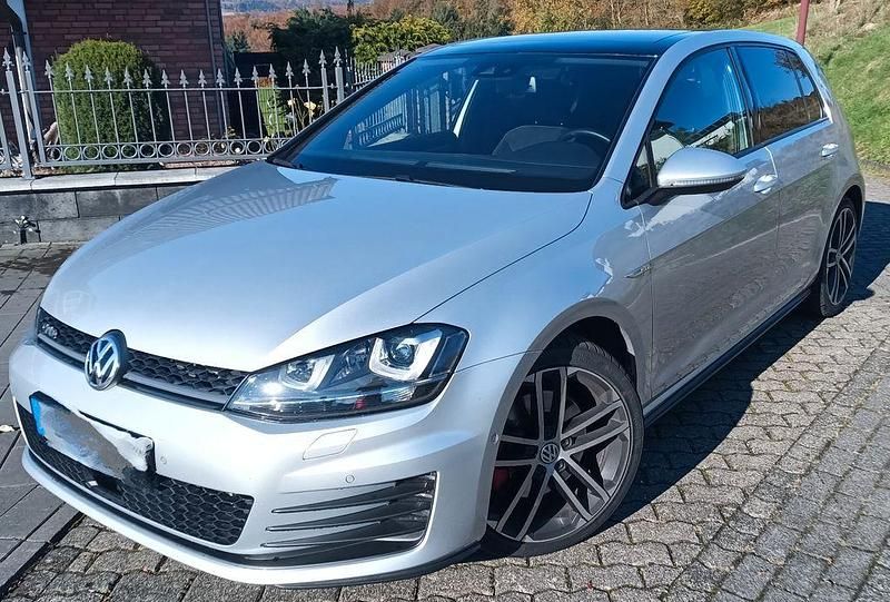 Silber Gebraucht 2015 VW Golf VII GTD Limousine | 14.000 € (Fairer Preis) - Bild 1/4