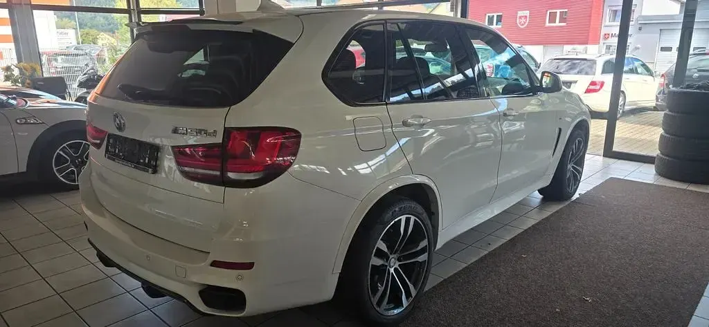 Gebraucht BMW X5 M50 Sport Line 381 PS (280 kW) 2014 Weiß SUV