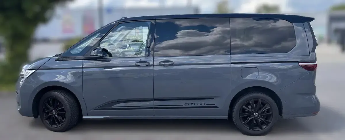 Gebraucht VW Multivan Edition 150 PS (110 kW) 2025 Grau Van / Kleinbus