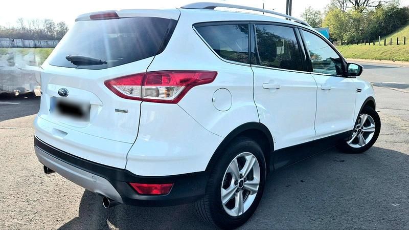 Gebraucht Ford Kuga 150 PS (110 kW) 2013 Weiß SUV