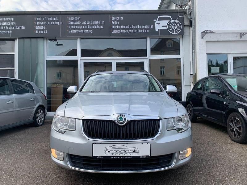 Gebraucht Skoda Superb Ambition 125 PS (91 kW) 2011 Silber Kombi