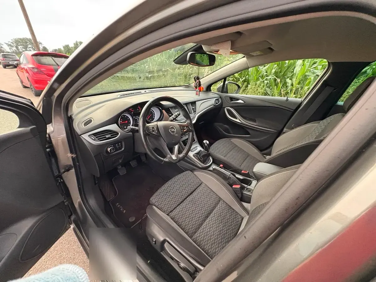 Gebraucht Opel Astra 145 PS (106 kW) 2019 Grau Limousine