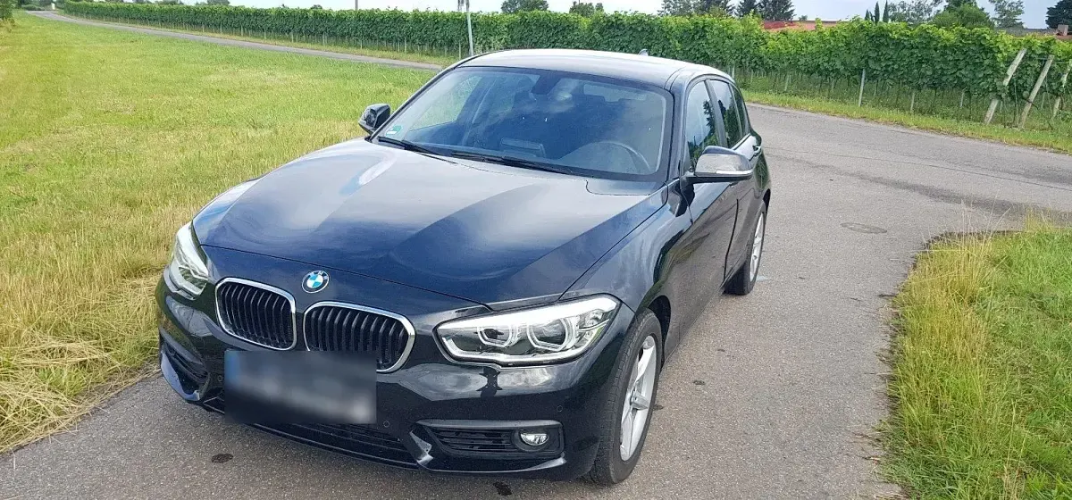 Gebraucht BMW 120 Advantage 184 PS (135 kW) 2019 Schwarz Limousine