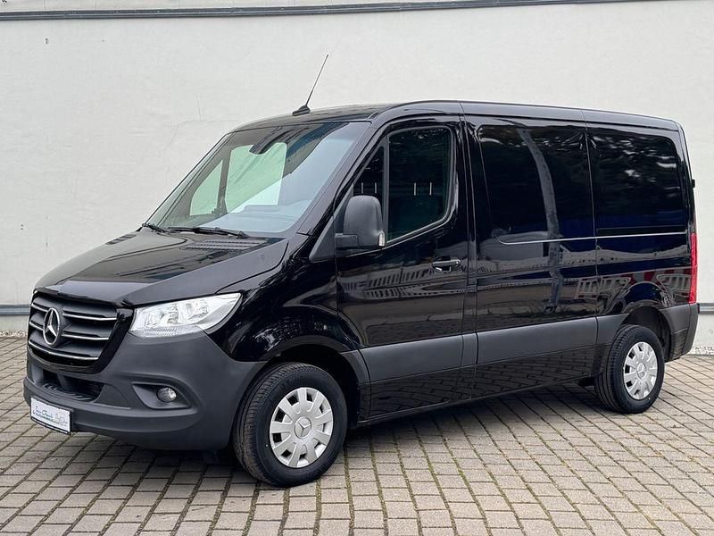 Tiefschwarz Gebraucht 2021 Mercedes Sprinter Van | 24.850 € (Guter Preis) - Bild 1/4