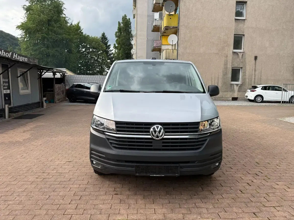 Gebraucht VW Transporter 150 PS (110 kW) 2023 Silber Van