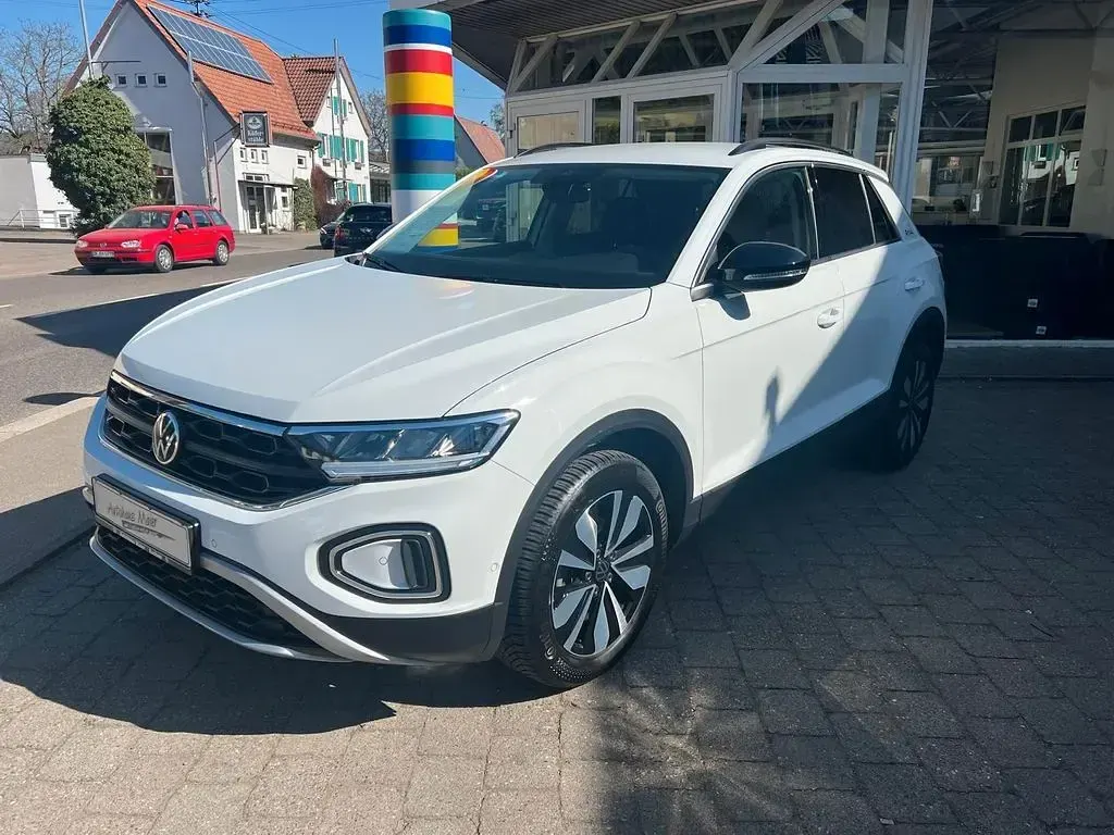 Używany VW T-Roc Goal 116 KM (85 kW) 2025 Biały SUV