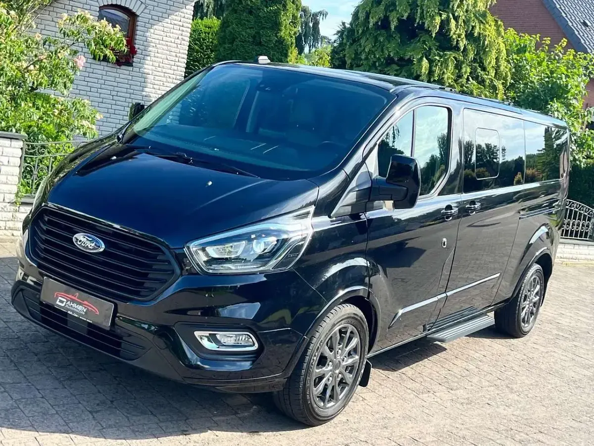 Gebraucht Ford Transit Custom Titanium 185 PS (136 kW) 2022 Agate black Kombi