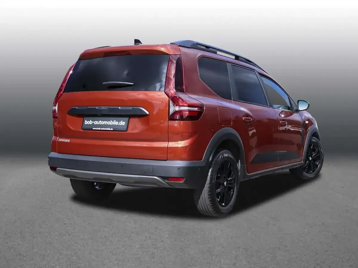 Usata Dacia Jogger Extreme 101 CV (74 kW) 2022 Marrone Monovolume