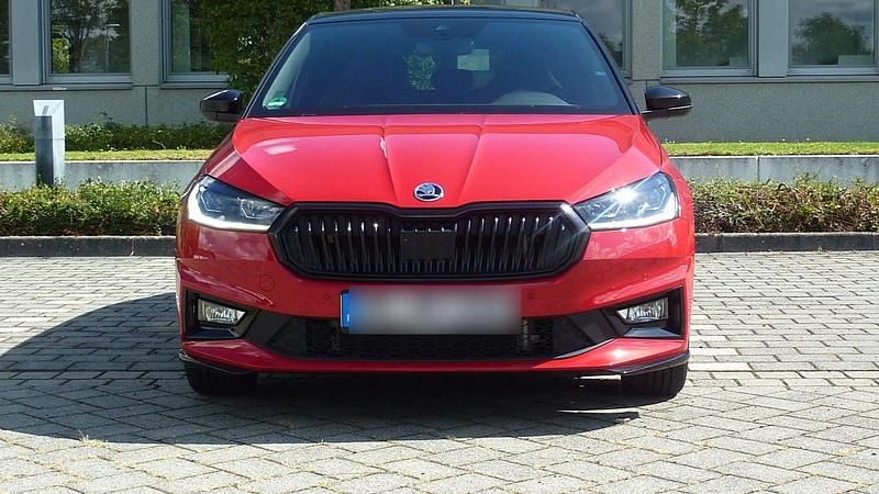 Rot Gebraucht 2024 Skoda Fabia Monte Carlo Kleinwagen | 23.990 € (Fairer Preis) - Bild 1/4