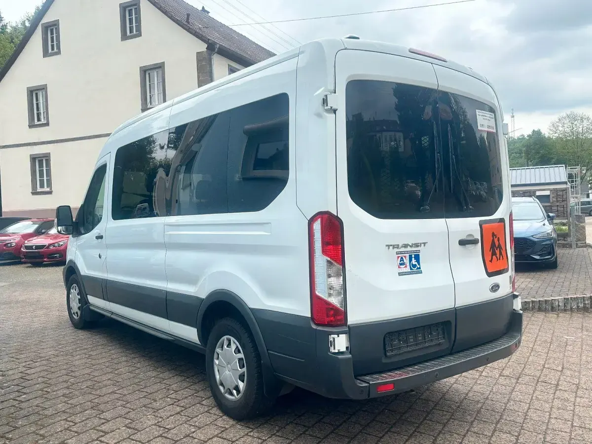 Gebraucht Ford Transit 131 PS (96 kW) 2020 Weiß Kombi