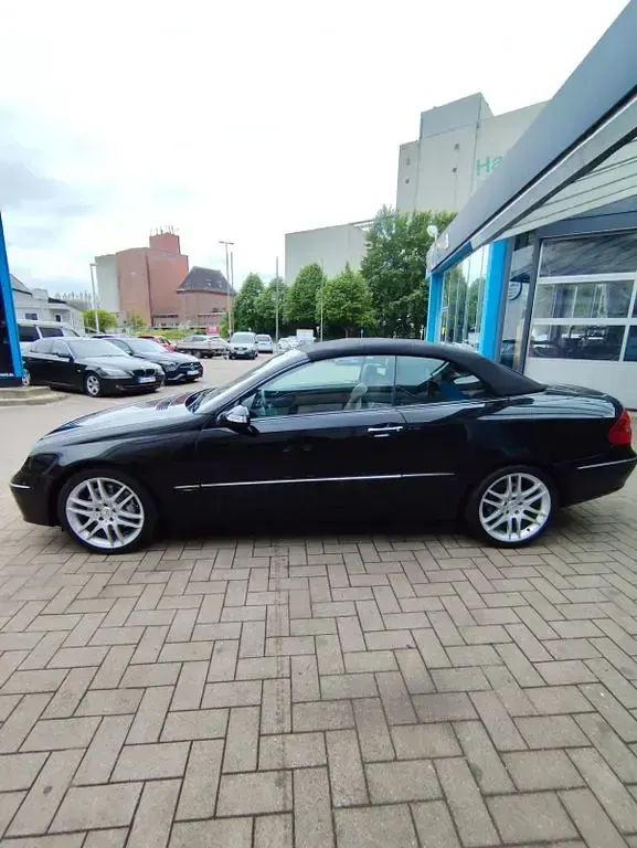 Gebraucht Mercedes CLK280 231 PS (169 kW) 2007 Schwarz Cabrio