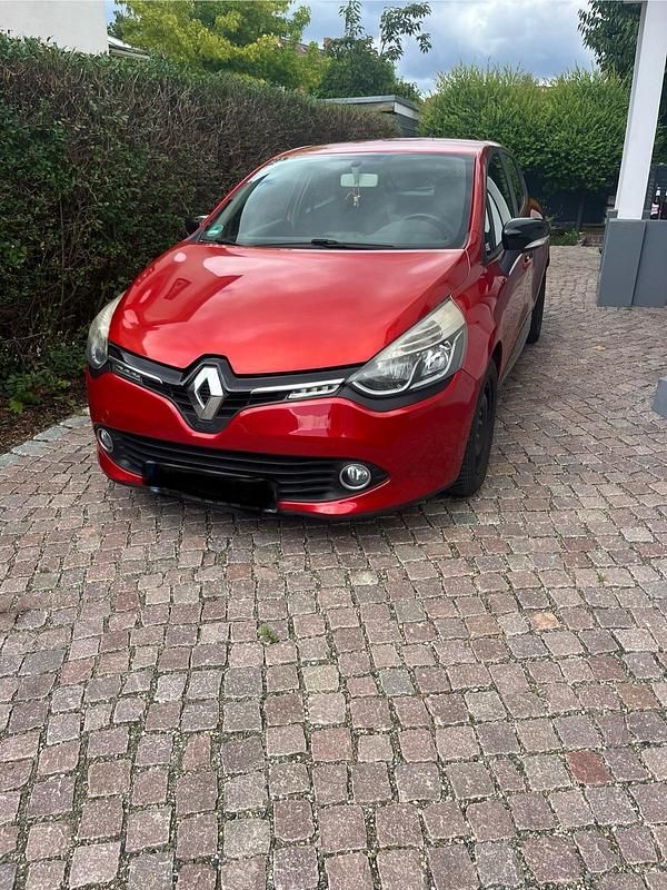 Rot Gebraucht 2013 Renault Clio IV Dynamique Kleinwagen | 5.200 € (Etwas zu teuer) - Bild 1/4