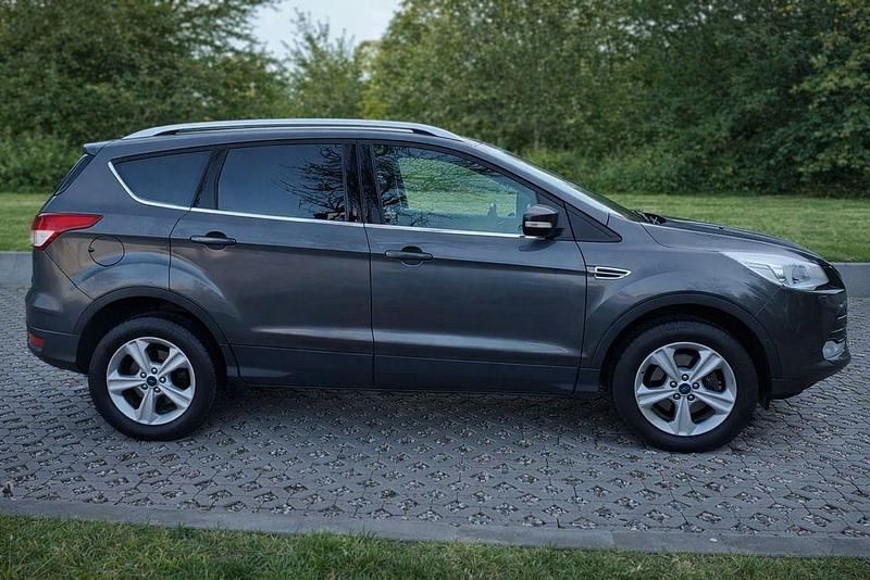 Gebraucht Ford Kuga Titanium 150 PS (110 kW) 2016 Grau SUV