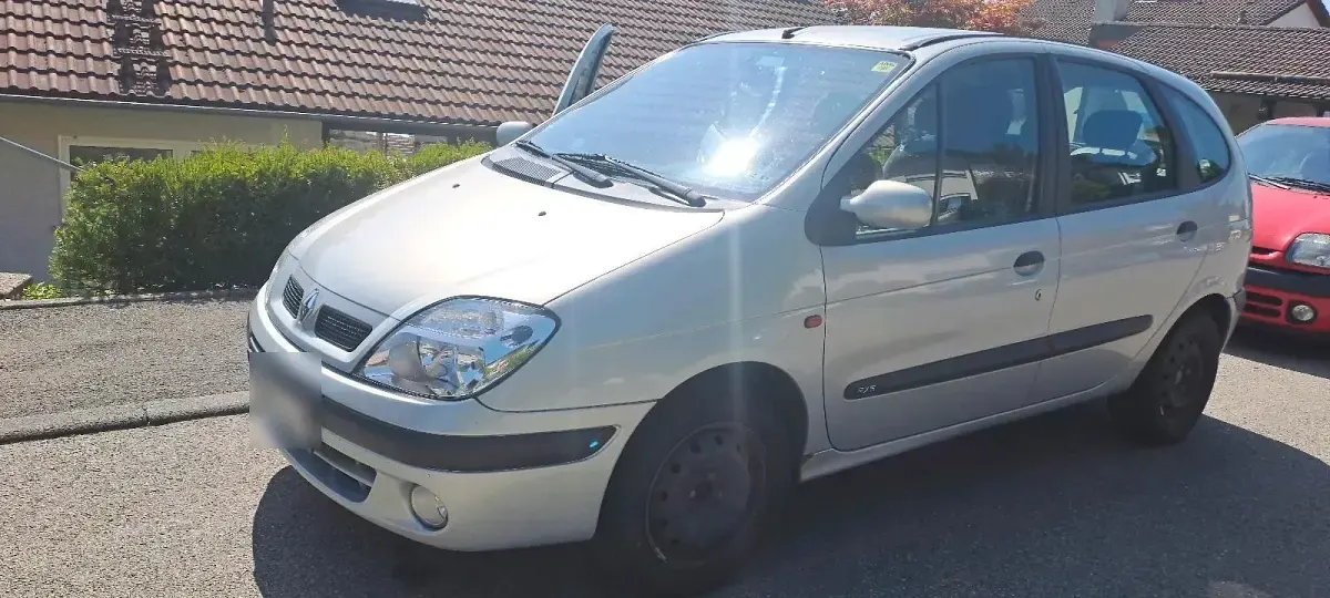 Gebraucht Renault Scénic 107 PS (78 kW) 2000 Silber Van / Kleinbus