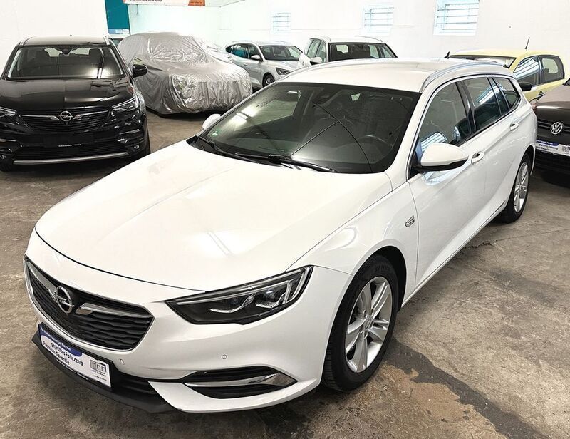 Weiß Gebraucht 2018 Opel Insignia Innovation Kombi | 15.990 € (Fairer Preis) - Bild 1/4