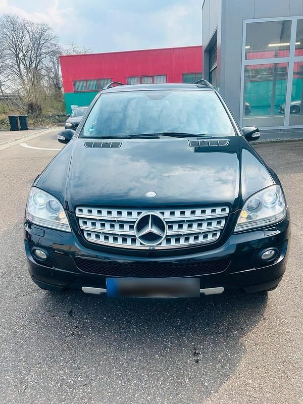 Gebraucht Mercedes ML350 272 PS (200 kW) 2007 Schwarz SUV