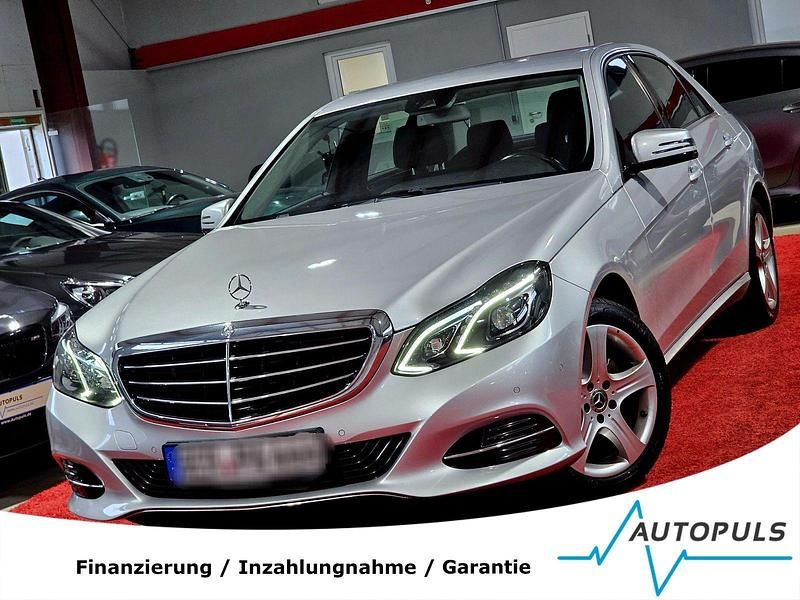 Iridiumsilber metallicl (metallic) Gebraucht 2015 Mercedes E200 Limousine | 16.499 € (Fairer Preis) - Bild 1/4