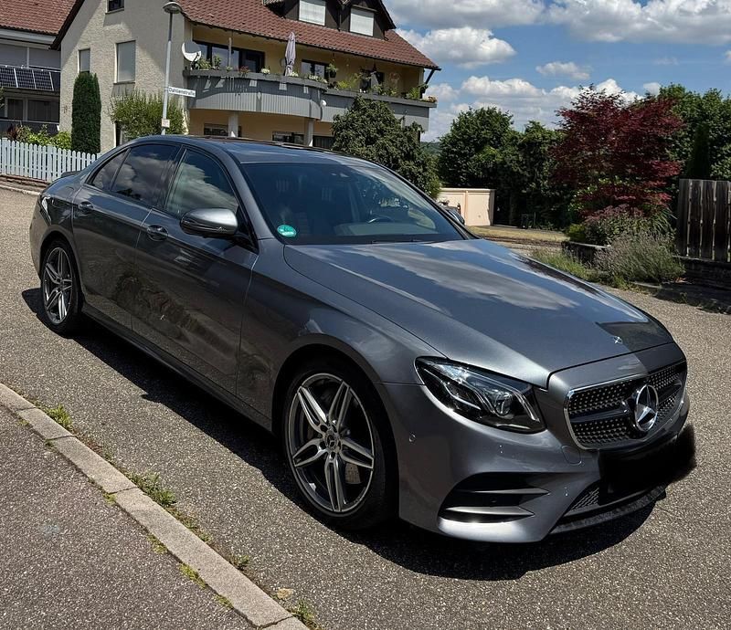 Gebraucht Mercedes E350 AMG line 299 PS (219 kW) 2018 Grau Limousine