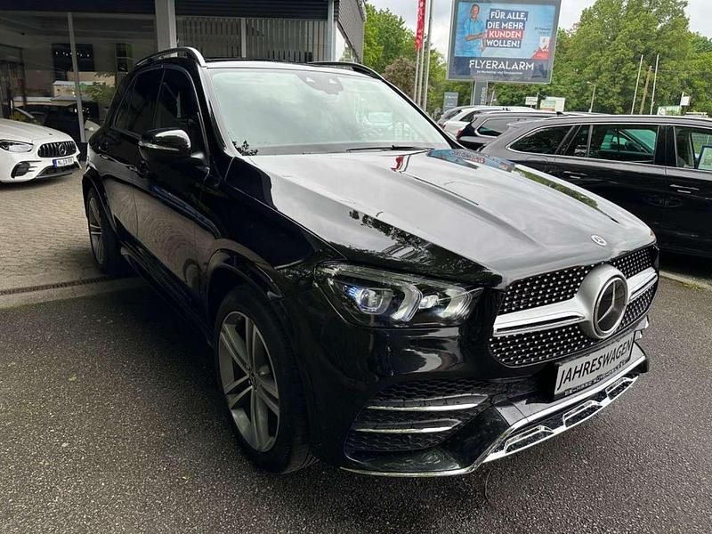 Obsidianschwarz metalliclack Gebraucht 2023 Mercedes GLE300 AMG SUV | 76.450 € (Etwas zu teuer) - Bild 1/4