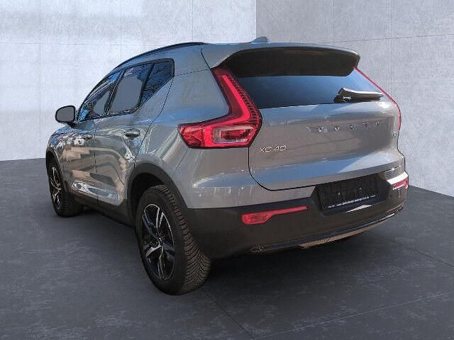 Gebraucht Volvo XC40 Plus 163 PS (119 kW) 2024 Vapour grey / (metallic) SUV