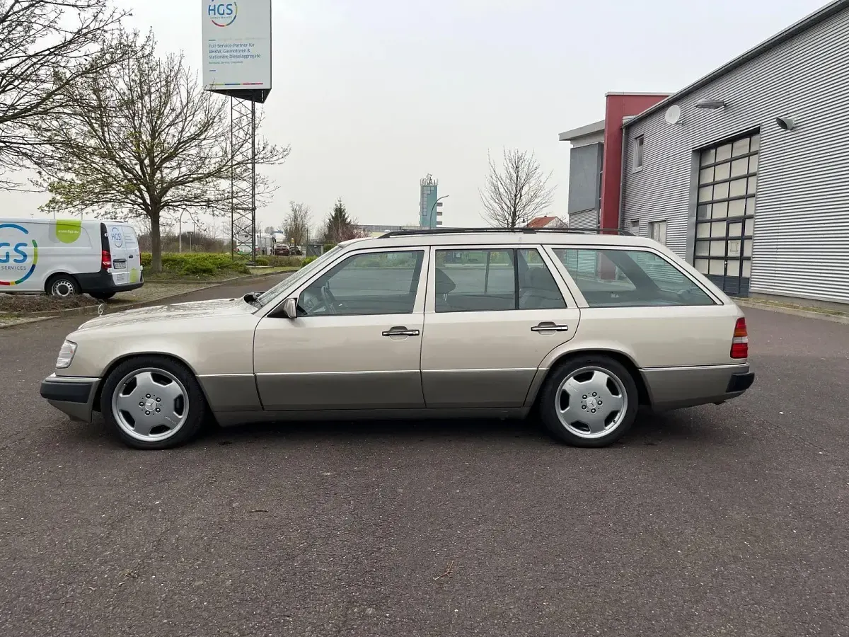 Gebraucht Mercedes 230 132 PS (97 kW) 1992 Grau Cabrio