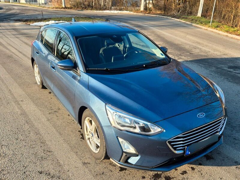 Gebraucht Ford Focus Cool & Connect 125 PS (91 kW) 2018 Blau Limousine