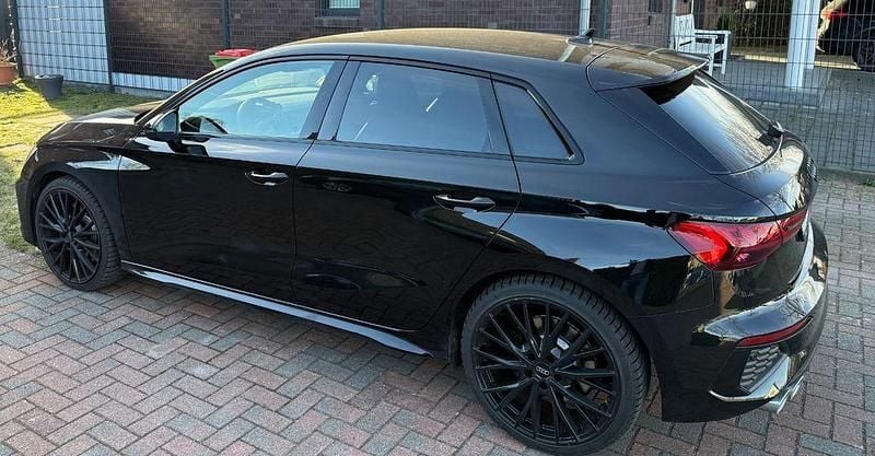 Gebraucht Audi S3 Sport 310 PS (228 kW) 2023 Schwarz Limousine
