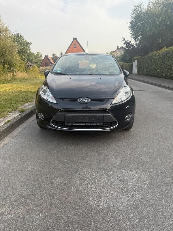 Schwarz Gebraucht 2011 Ford Fiesta Titanium Kleinwagen | 3.700 € (Fairer Preis) - Bild 1/4