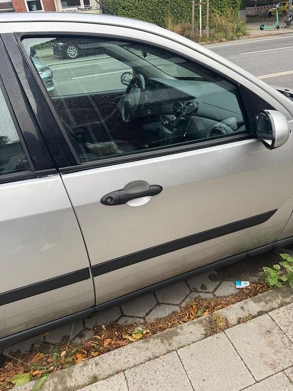 Second-hand Ford Focus 80 CP (58 kW) 2001 Argintiu Break