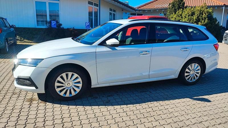 Gebraucht Skoda Octavia 115 PS (84 kW) 2021 Weiß Kombi