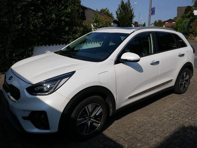 Weiß Gebraucht 2020 Kia Niro Spirit SUV | 20.900 € (Fairer Preis) - Bild 1/4