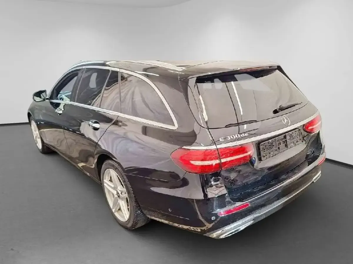 Gebraucht Mercedes E300 Avantgarde 306 PS (225 kW) 2022 Schwarz Kombi